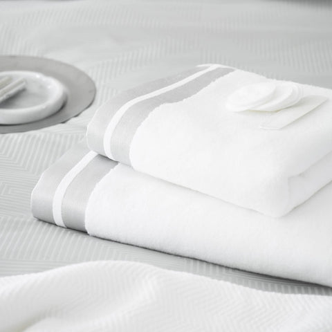 Christy Mode 600gsm Cotton Towels - White/Silver